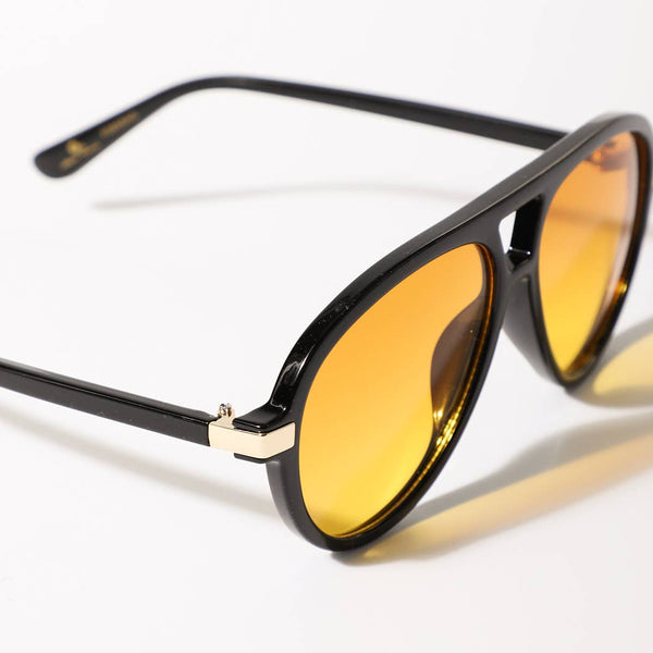 Aviator with Metal Accent