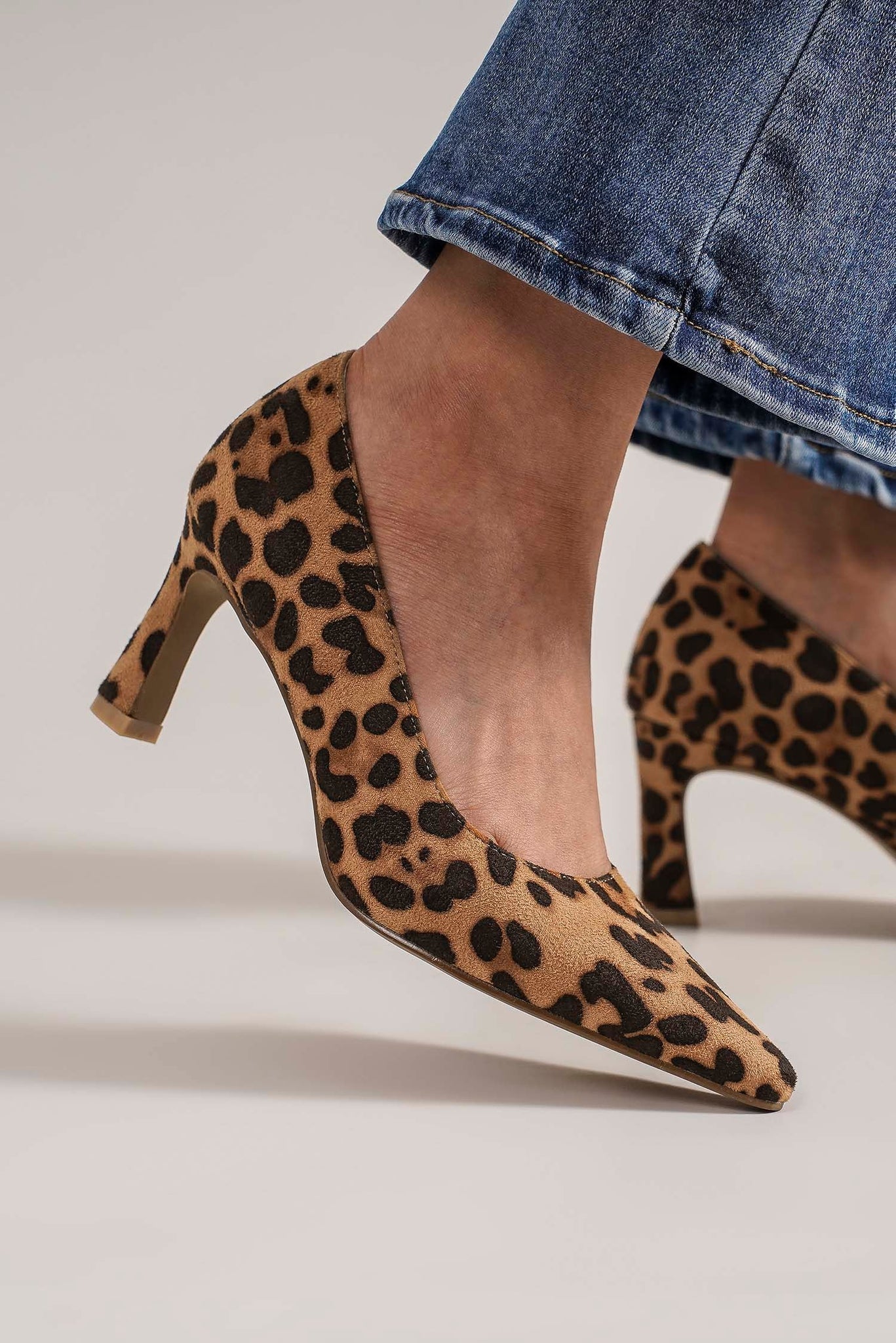 Beast Fashion Faux Suede Leopard Point Toe Pumps Leopard 6