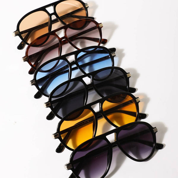 Aviator with Metal Accent
