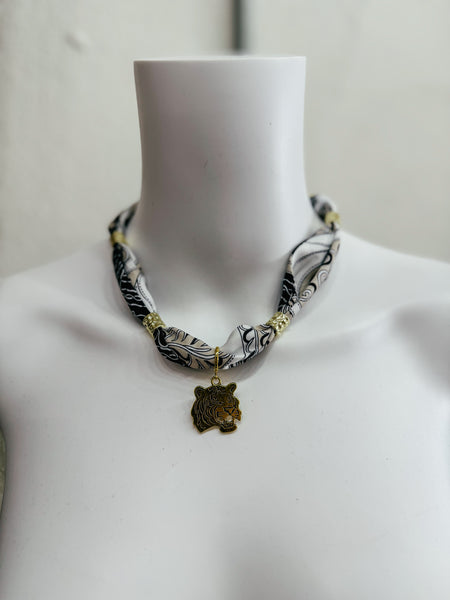 Rich Scarf Charm Necklace Tiger